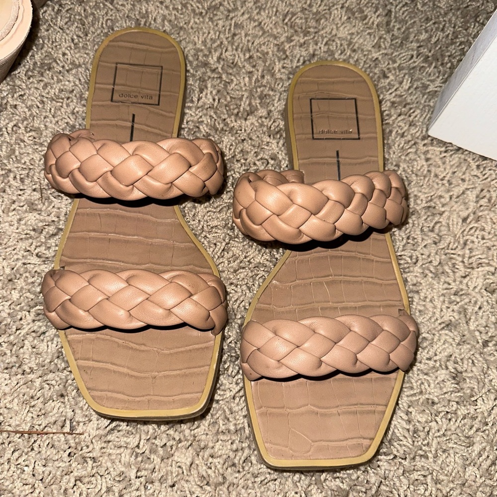 Dolce vita sandals